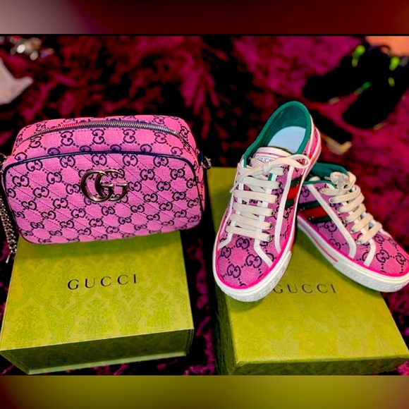 Woman’s Pink Gucci tennis set - Picture 1 of 9